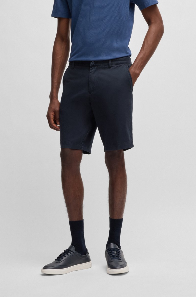 Hugo Boss Shorts slim fit en tejido de gabardina de algodón elástico