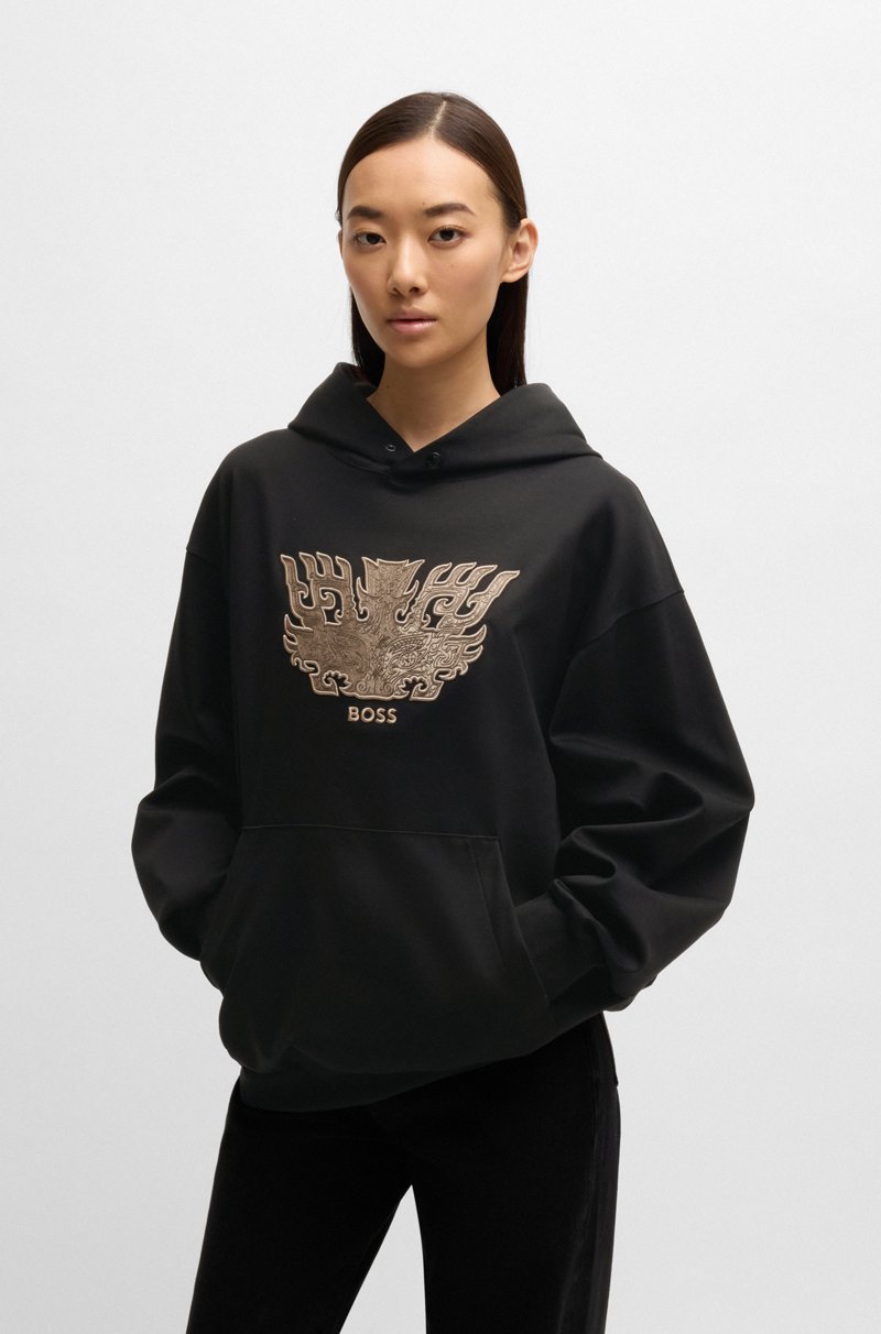 Hugo Boss Sudadera Con Capucha Con Un Taotie Bordado BOSS X Creation Of The Gods