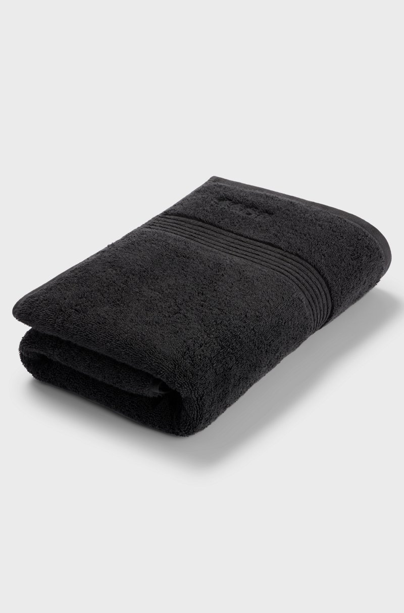 Hugo Boss Toalla de baño negra de algodón del Egeo con logo tonal