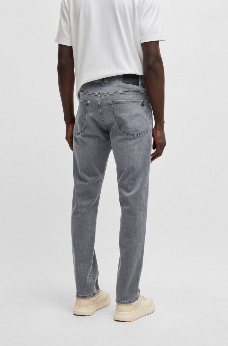Hugo Boss Vaqueros Maine Regular Fit En Denim Gris Suave Que Facilita El Movimiento