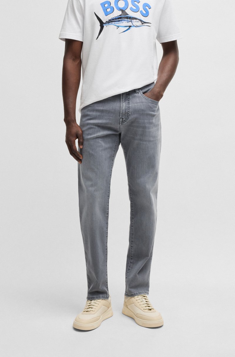 Hugo Boss Vaqueros Maine regular fit en denim gris suave que facilita el movimiento