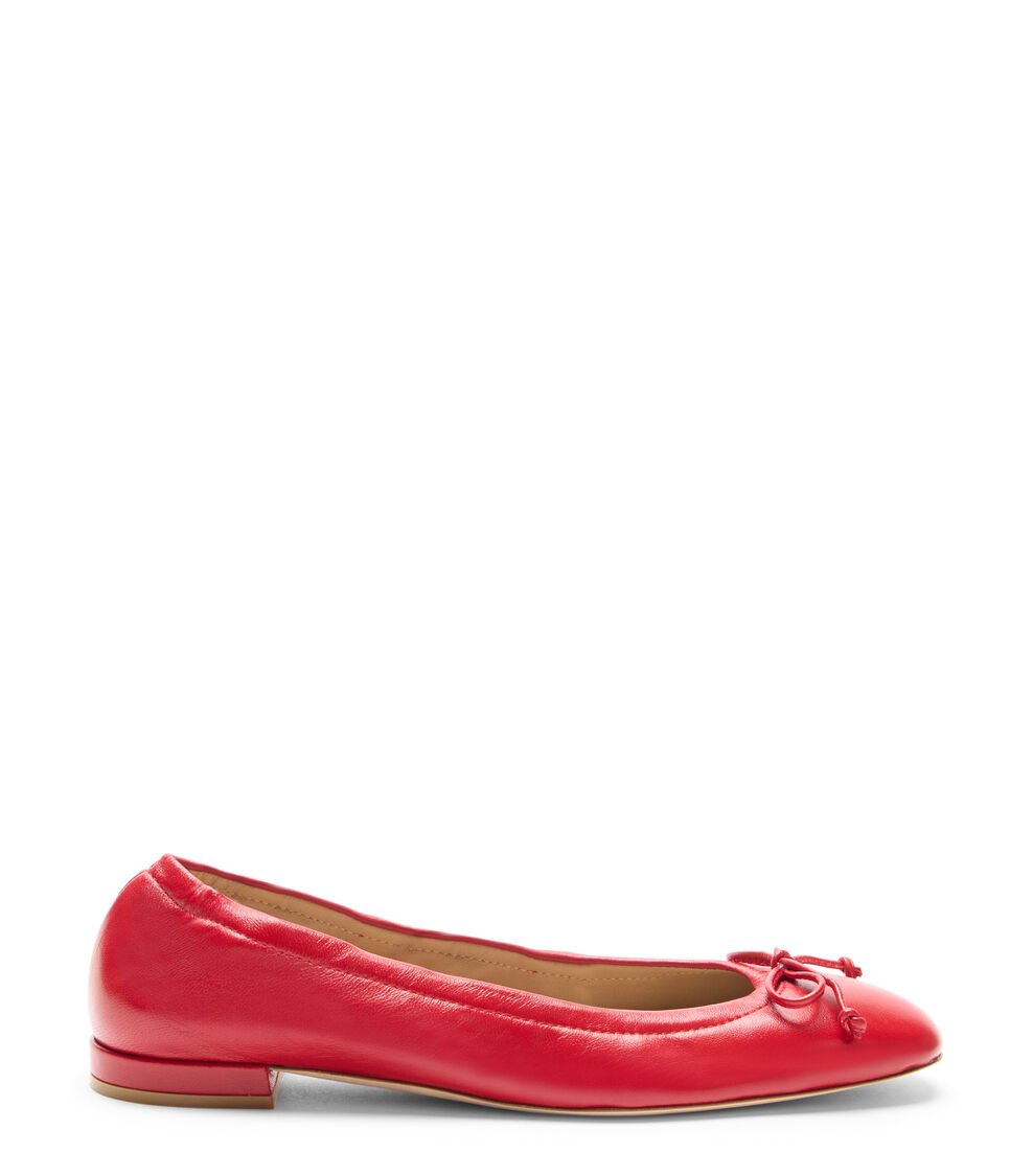 Stuart Weitzman BRIA BALLET FLAT en CEREZA de Mujer | Stuart Weitzman®