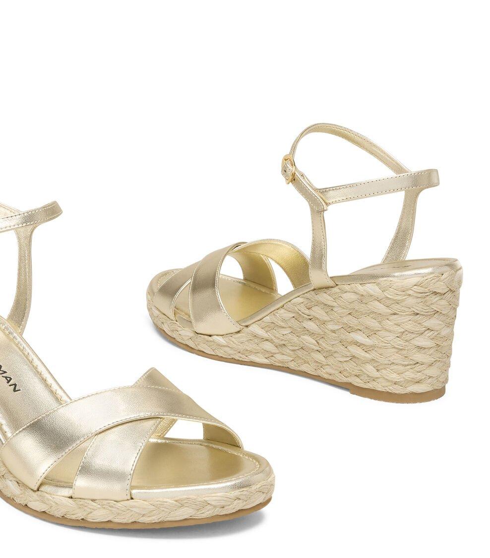 Stuart Weitzman DAYNA ESPADRILLE WEDGE En LIGHT GOLD/NATURAL De Mujer | Stuart Weitzman®