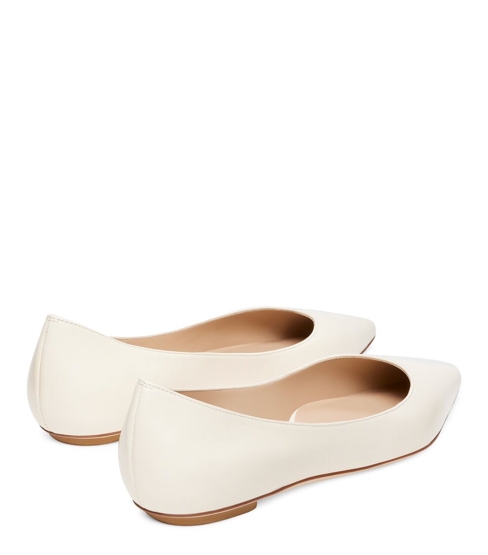Stuart Weitzman EMILIA FLAT En ARENA De Mujer | Stuart Weitzman®