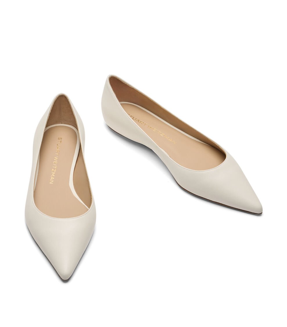Stuart Weitzman EMILIA FLAT En CREMA De Mujer | Stuart Weitzman®