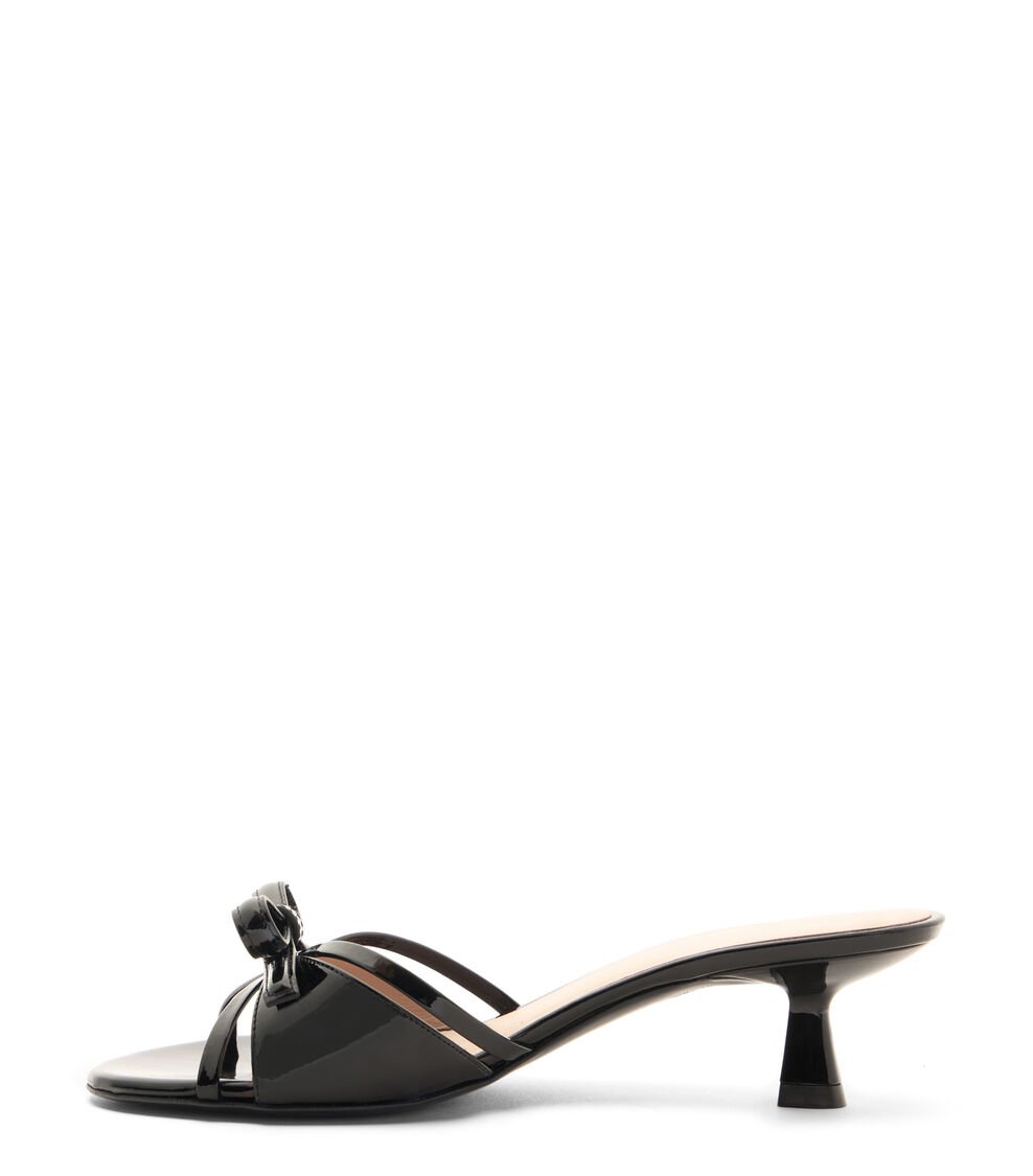 Stuart Weitzman FELICITY BOW 50 SLIDE En NEGRO De Mujer | Stuart Weitzman®