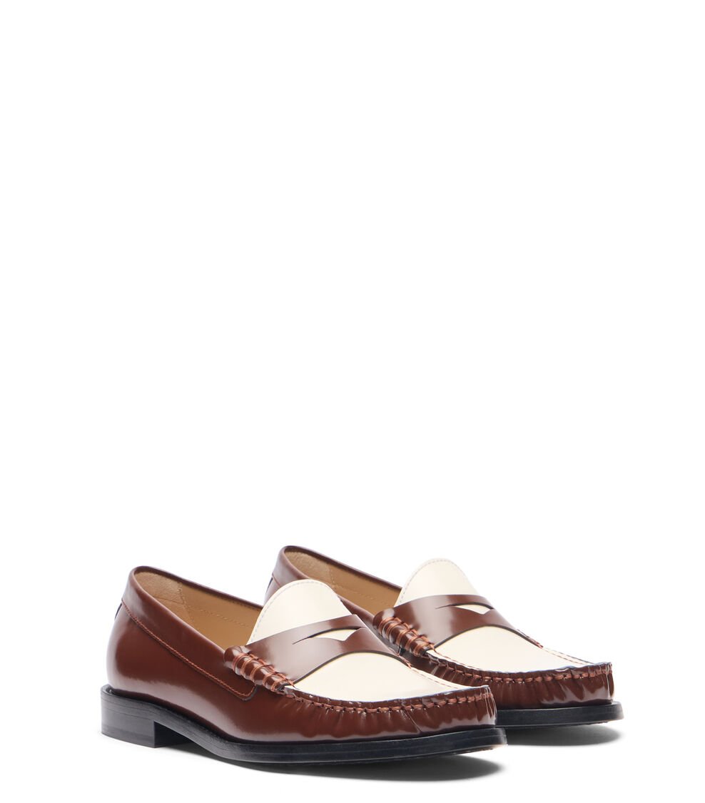 Stuart Weitzman LOTTIE LOAFER En AVELLANA/CREMA De Mujer | Stuart Weitzman®