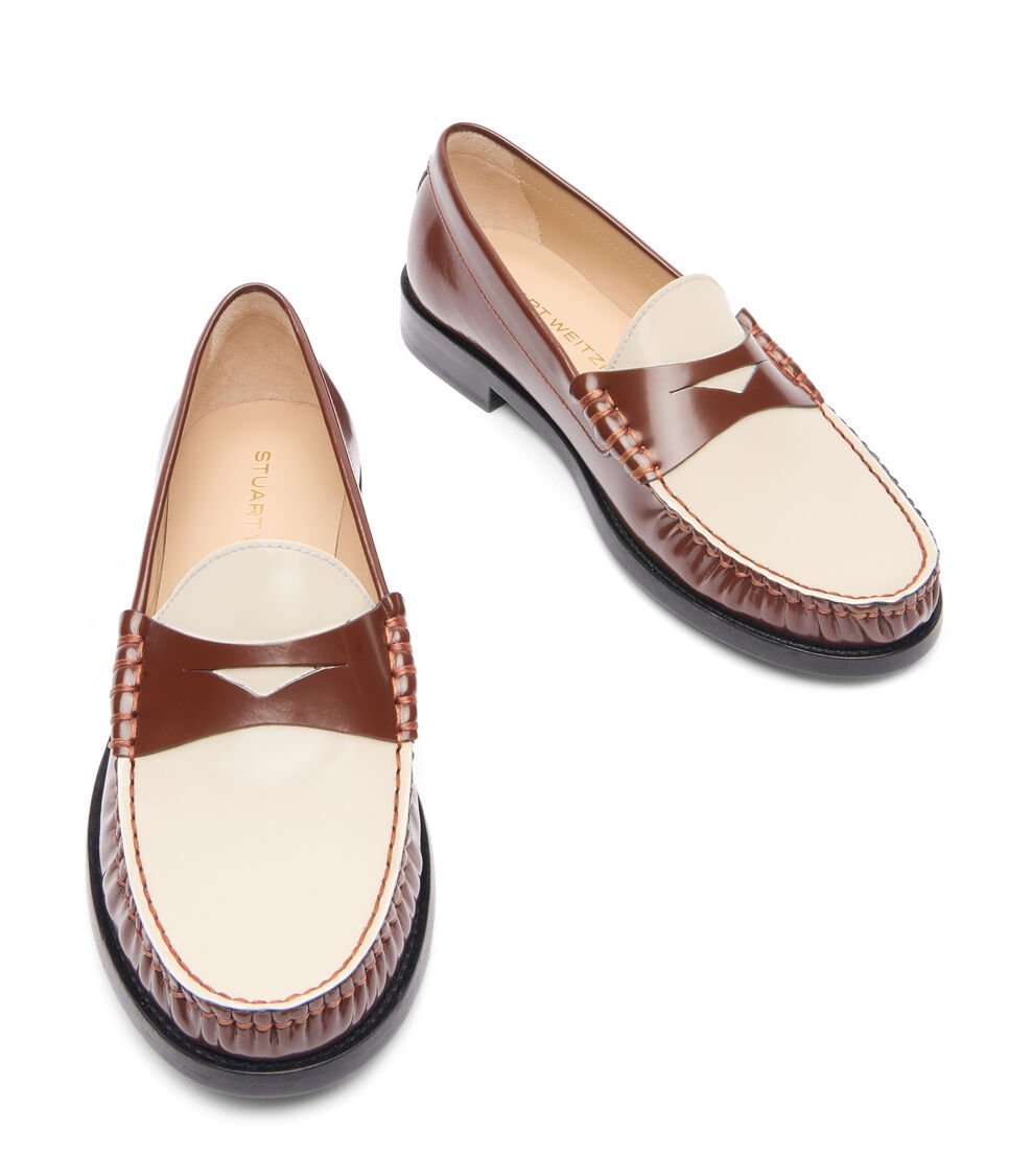 Stuart Weitzman LOTTIE LOAFER En AVELLANA/CREMA De Mujer | Stuart Weitzman®