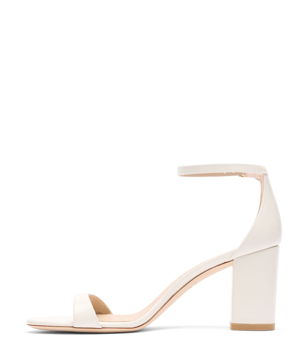 Stuart Weitzman NUDIST II 75 BLOCK SANDAL En CREMA De Mujer | Stuart Weitzman®