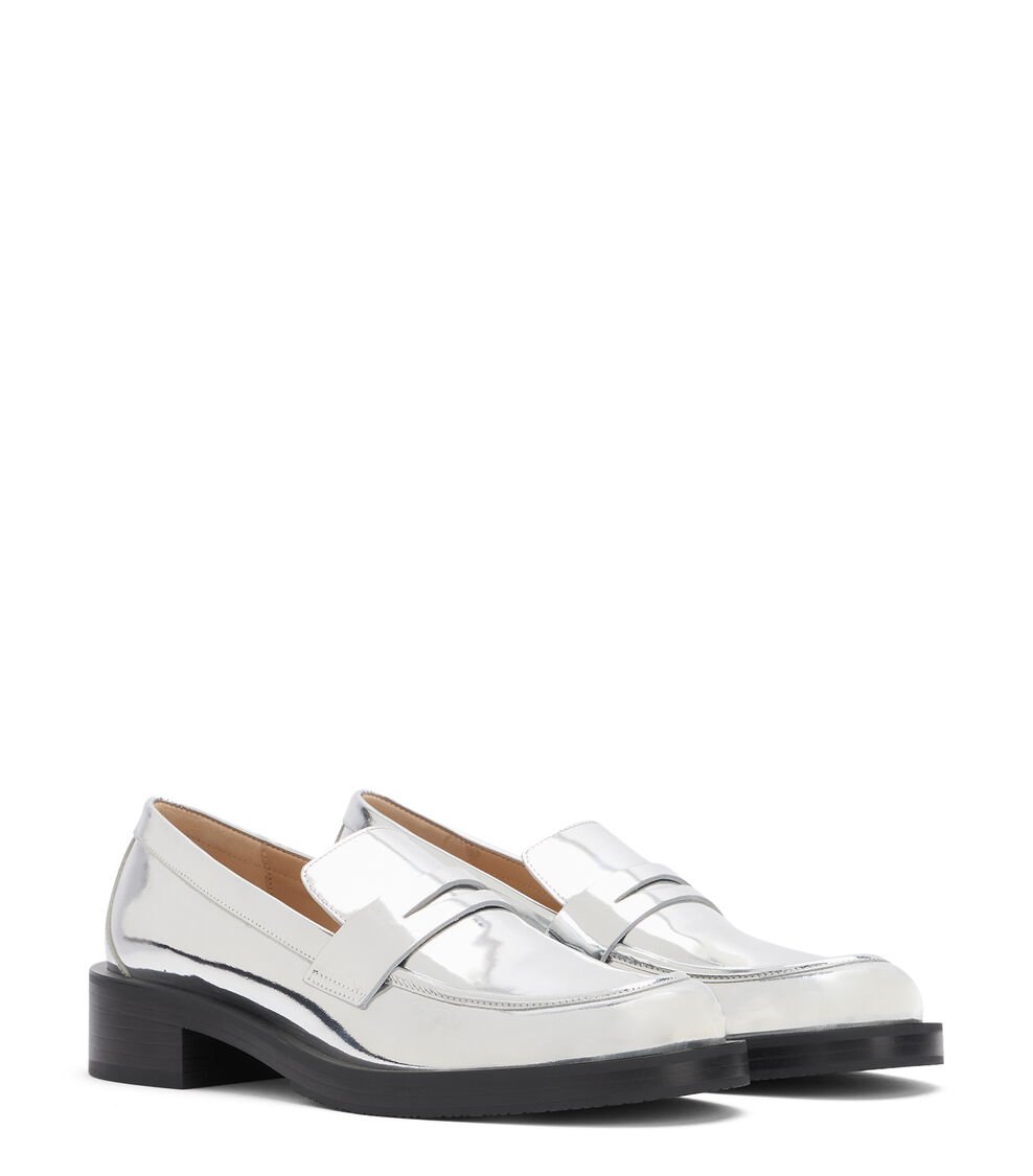 Stuart Weitzman PALMER BOLD LOAFER En PLATA De Mujer | Stuart Weitzman®