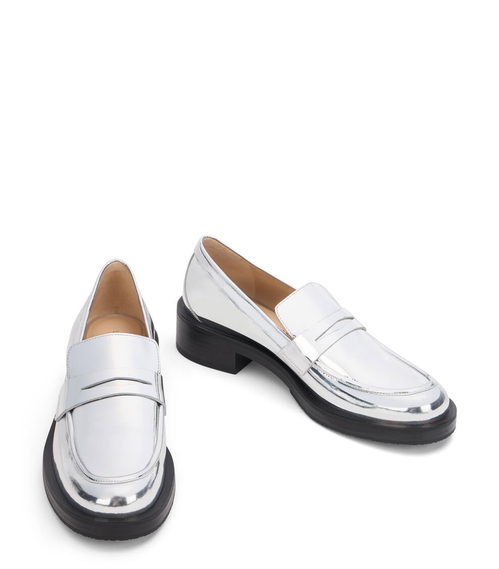 Stuart Weitzman PALMER BOLD LOAFER En PLATA De Mujer | Stuart Weitzman®