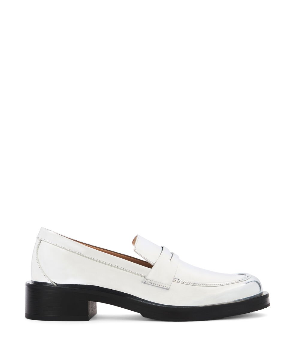 Stuart Weitzman PALMER BOLD LOAFER en PLATA de Mujer | Stuart Weitzman®