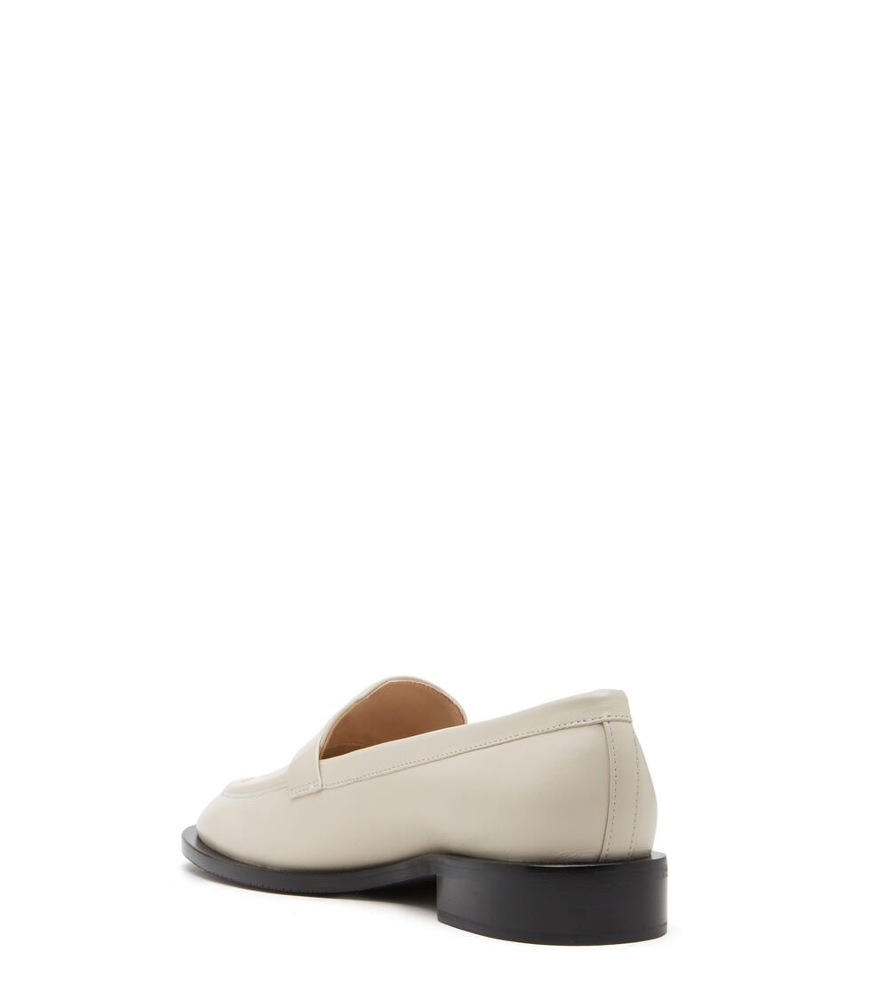 Stuart Weitzman PALMER SLEEK LOAFER En AVENA De Mujer | Stuart Weitzman®