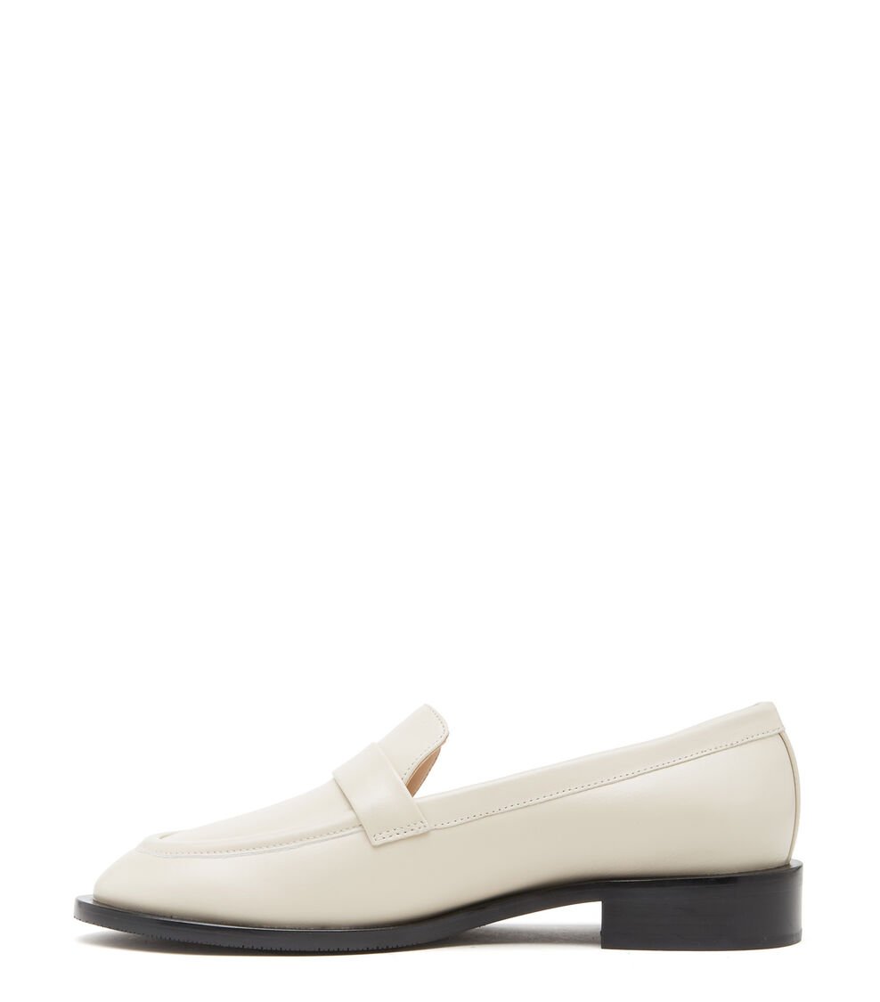 Stuart Weitzman PALMER SLEEK LOAFER En AVENA De Mujer | Stuart Weitzman®