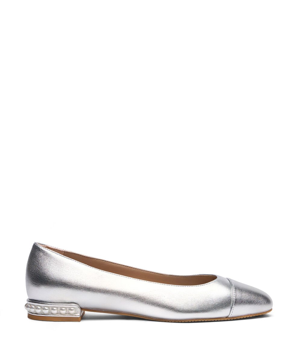 Stuart Weitzman PEARL FLAT en PLATA de Mujer | Stuart Weitzman®