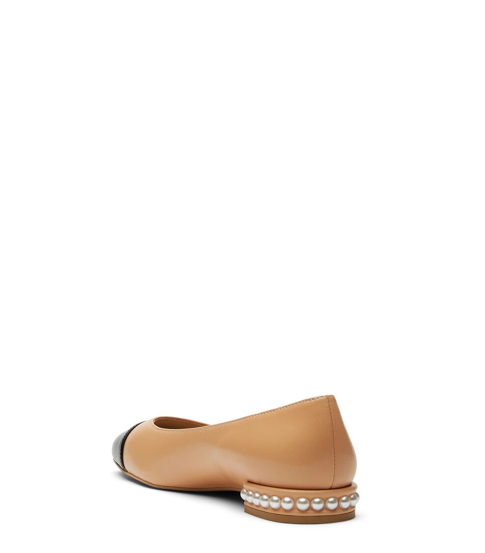 Stuart Weitzman PEARL FLAT En ROJIZO De Mujer | Stuart Weitzman®