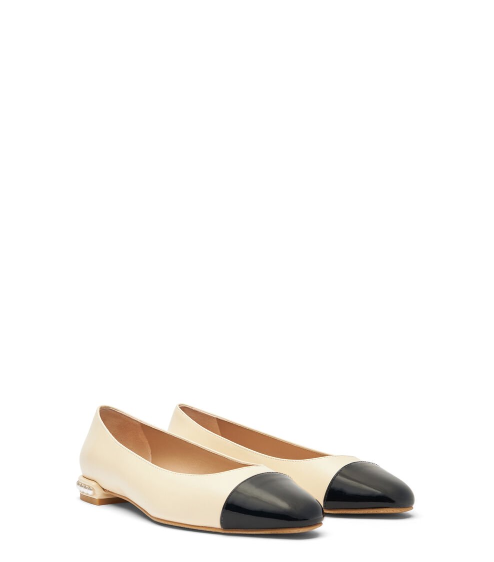 Stuart Weitzman PEARL FLAT En VAINILLA De Mujer | Stuart Weitzman®
