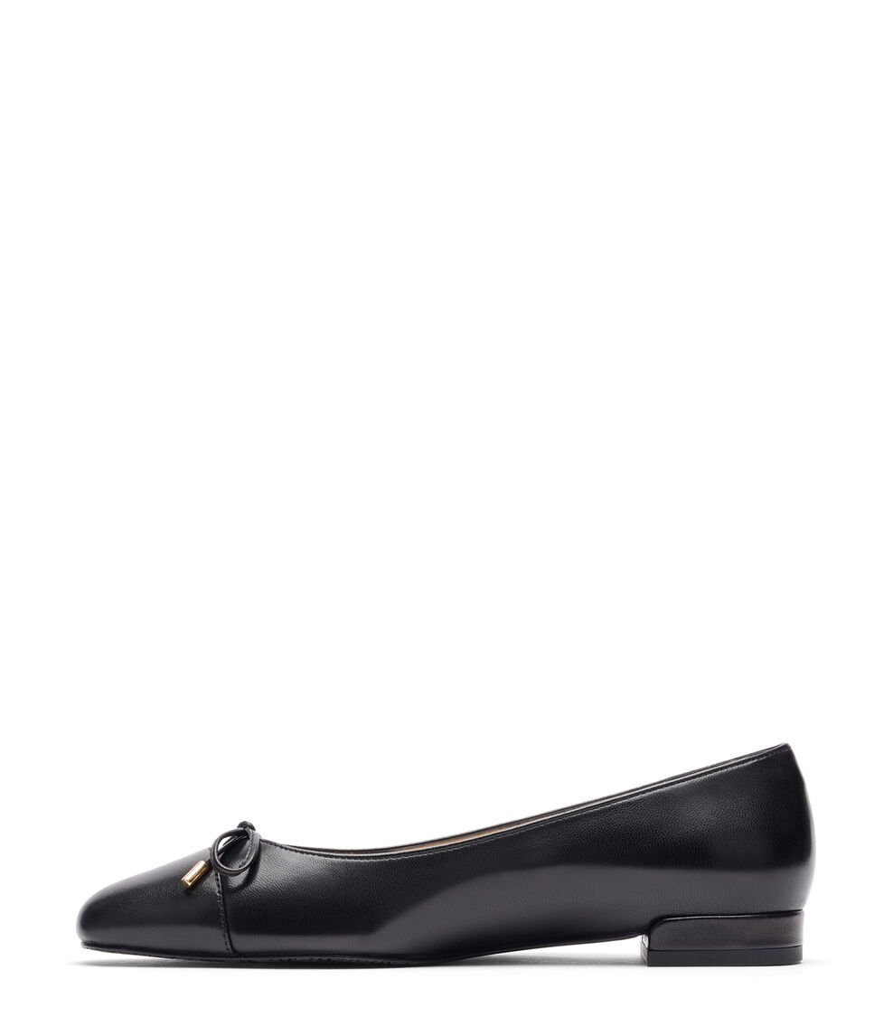 Stuart Weitzman SLEEK BOW FLAT En NEGRO De Mujer | Stuart Weitzman®