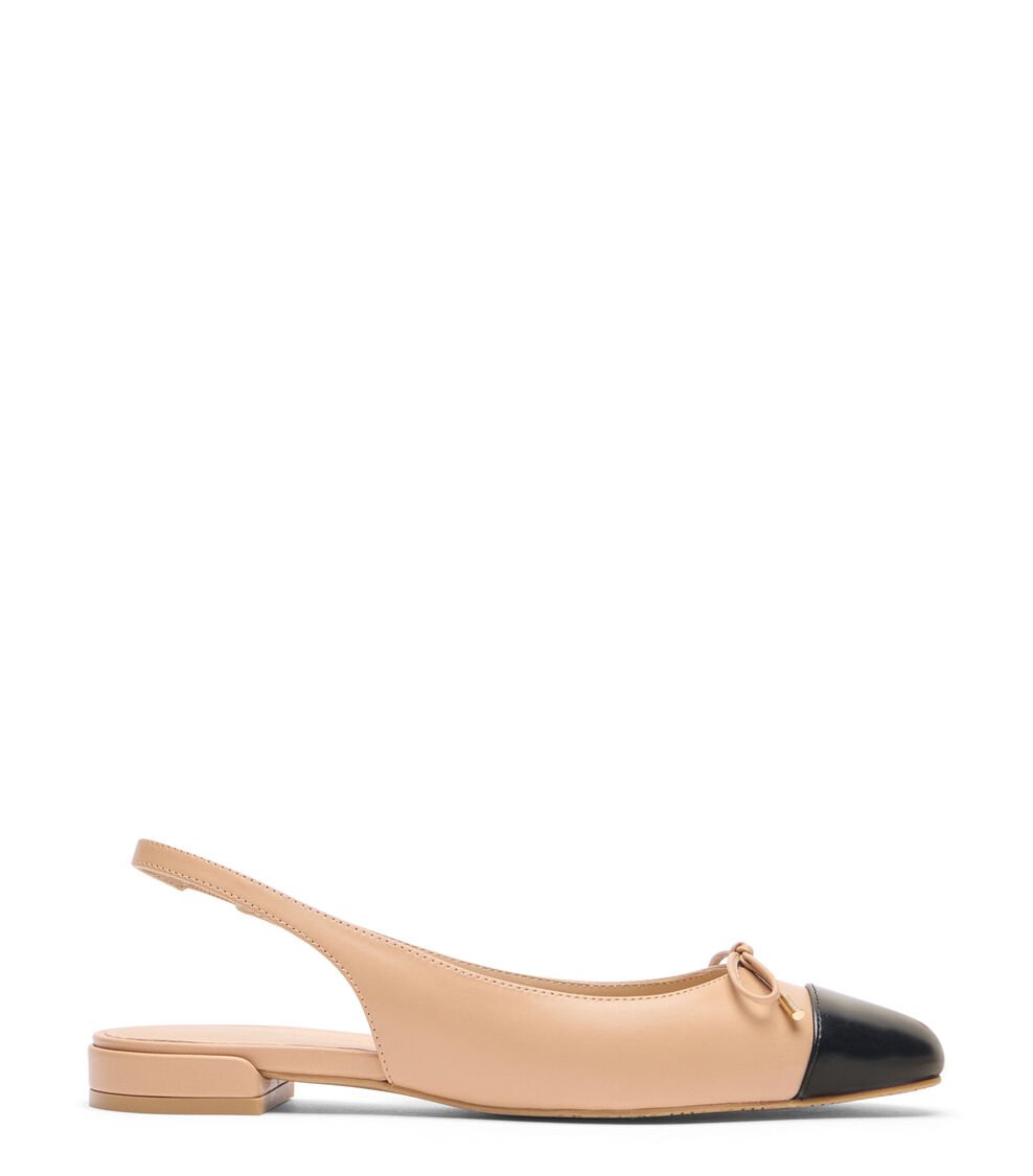 Stuart Weitzman SLEEK BOW SLINGBACK FLAT en ADOBE/NEGRO de Mujer | Stuart Weitzman®