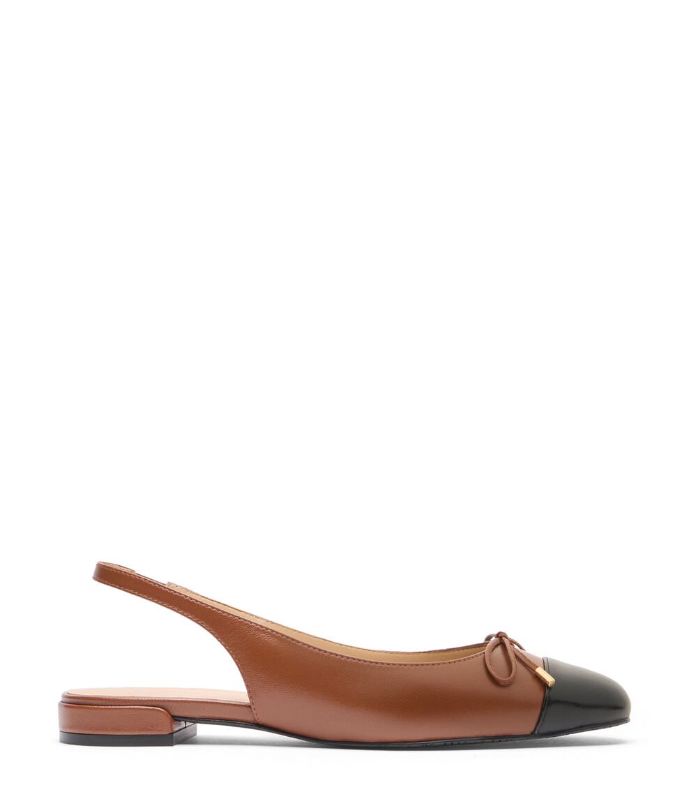 Stuart Weitzman SLEEK BOW SLINGBACK FLAT en BRIDA MARRÓN/NEGRO de Mujer | Stuart Weitzman®