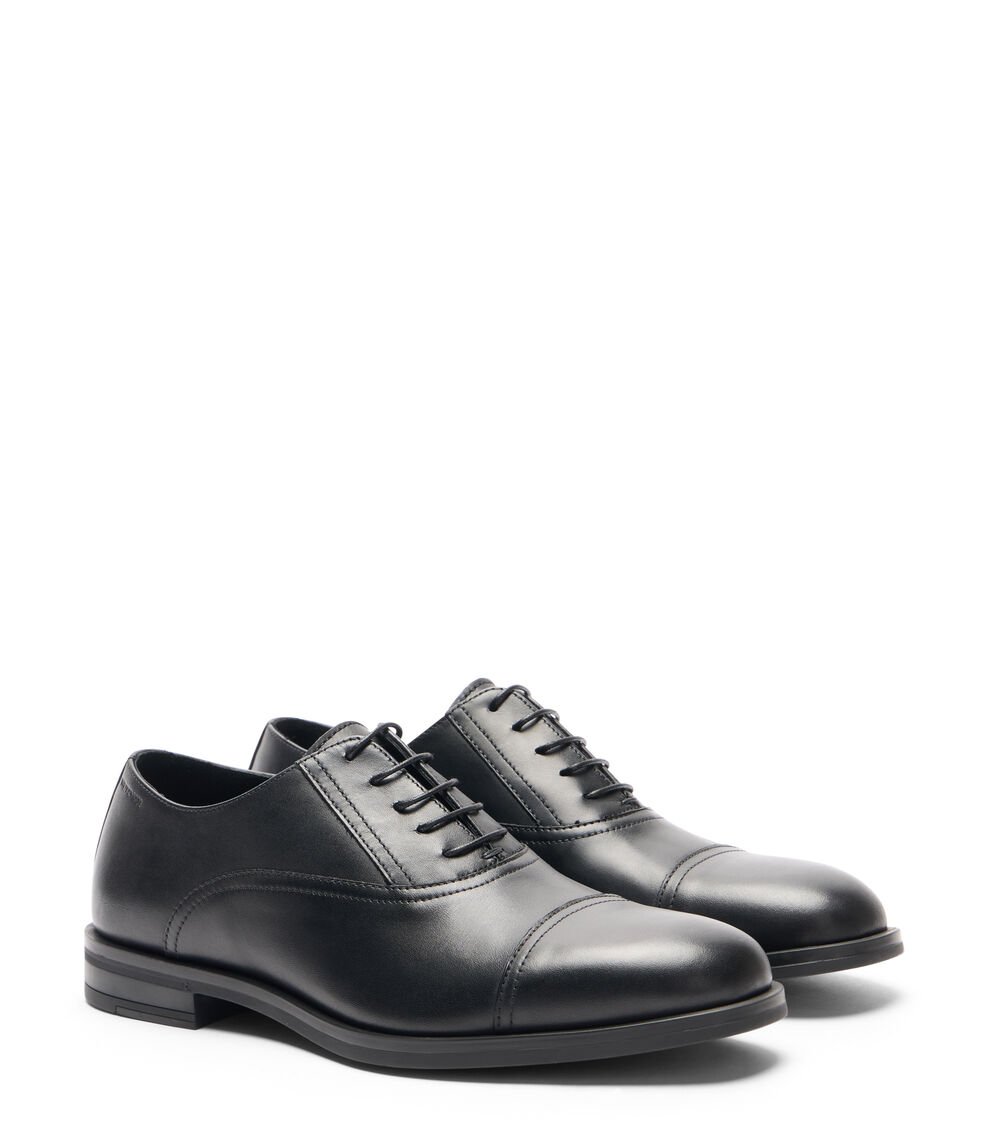 Stuart Weitzman SW CLUB CLASSIC OXFORD En BLACK De Mujer | Stuart Weitzman®