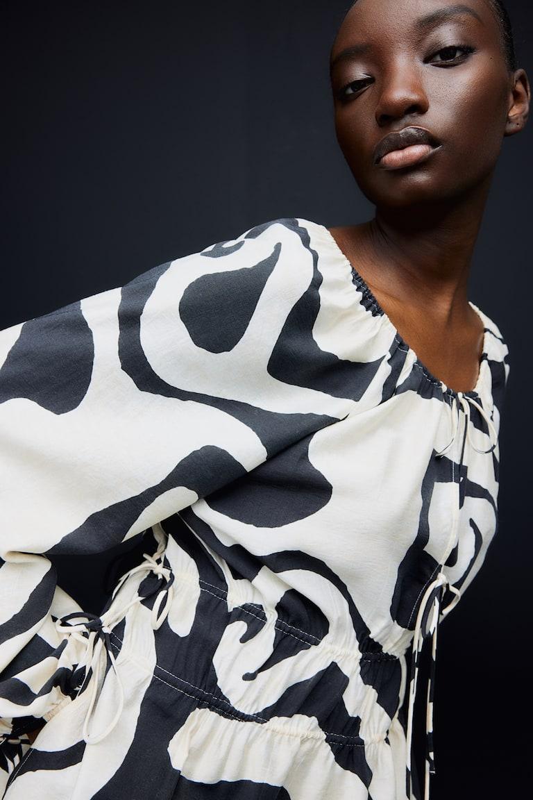 H&M Blusa con cordón de ajuste - Beige claro/Floral - MUJER