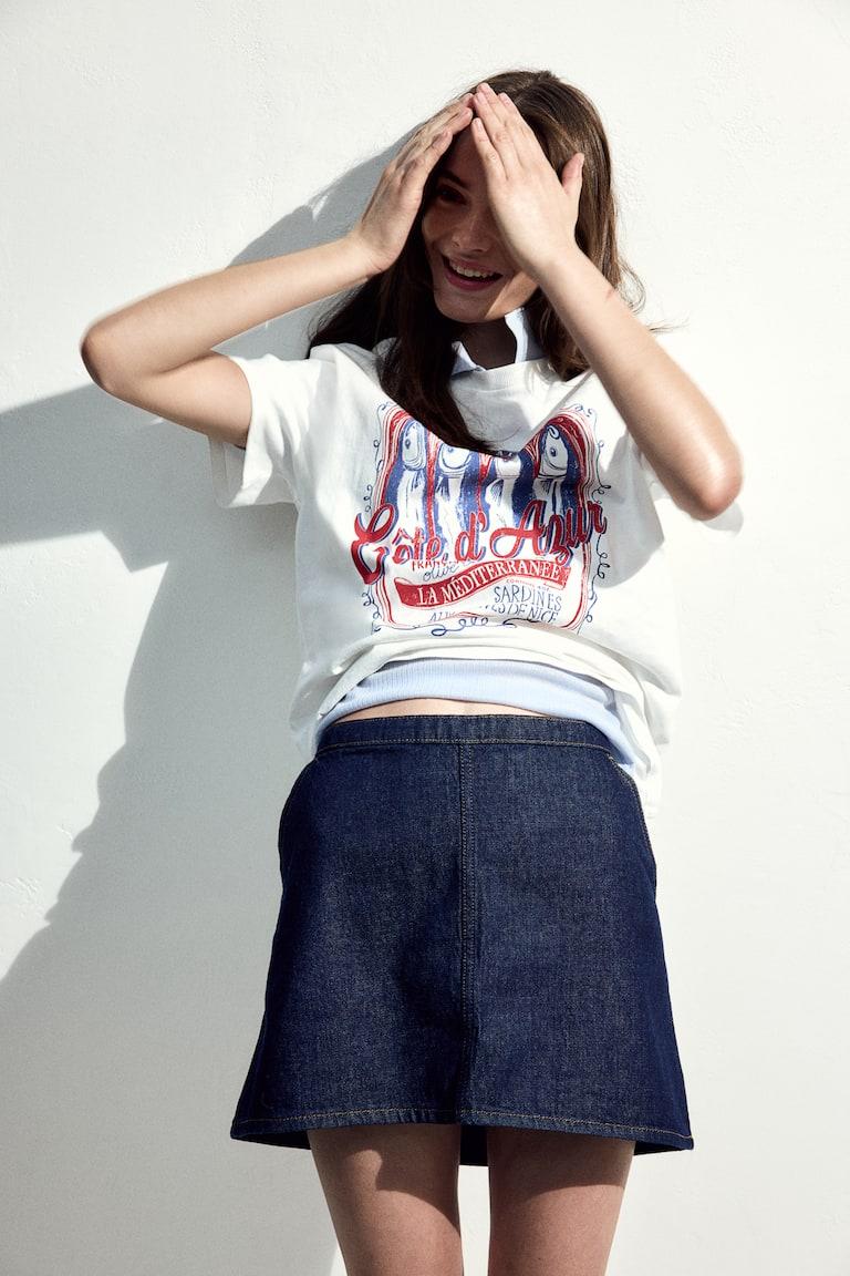 H&M Camiseta Con Motivo Decorativo - Crema/Sardinas - MUJER