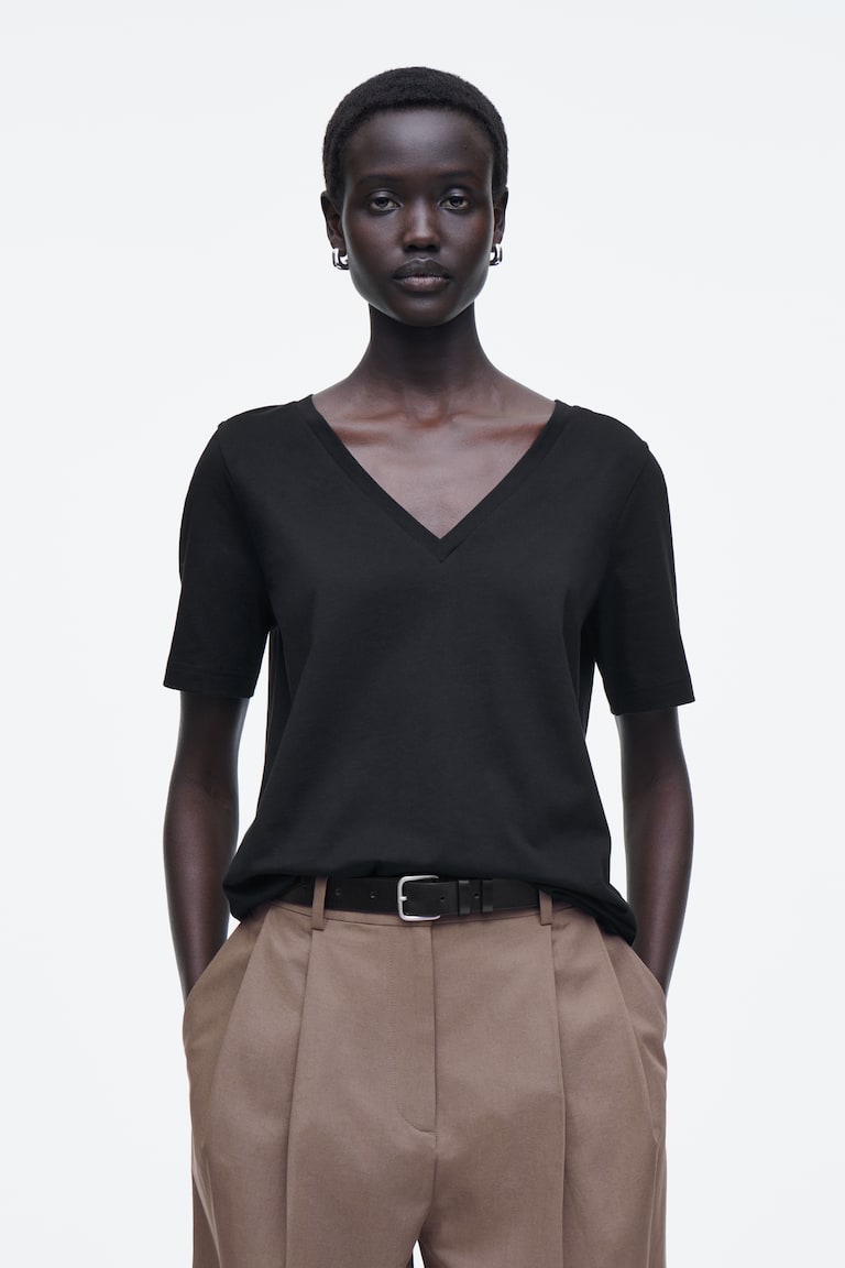 H&M CAMISETA CUELLO DE PICO 24/7 REGULAR FIT - NEGRO - MUJER