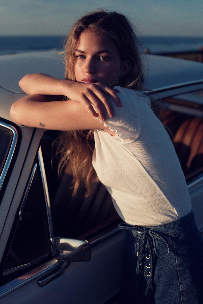 H&M Camiseta En Pointelle Con Ribete De Encaje - Azul Claro - MUJER