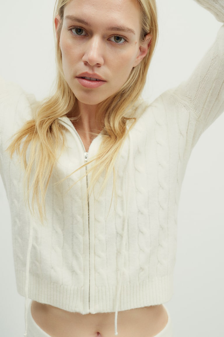 H&M Chaqueta en punto trenzado con capucha - Beige oscuro - MUJER