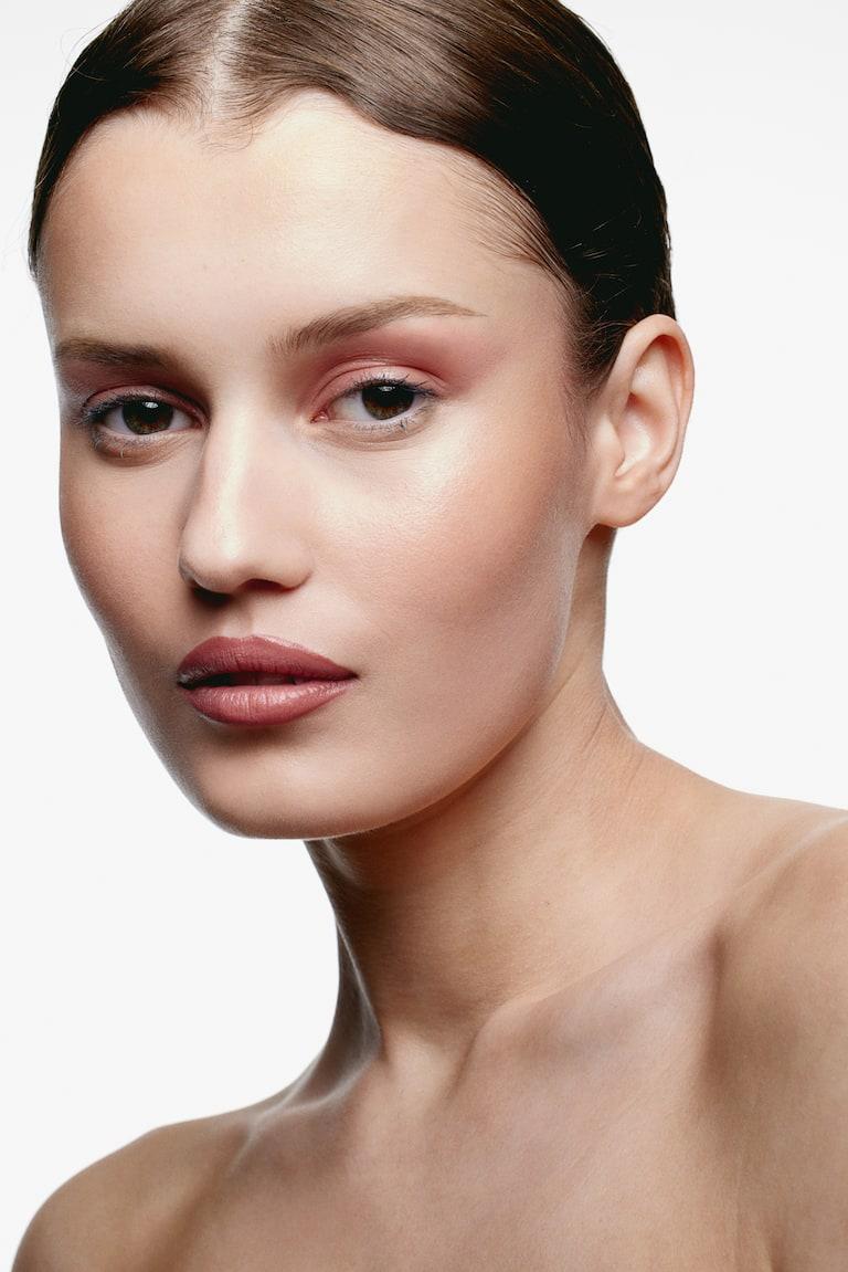 H&M Do-It-All-Stick Blusher - Flaming Flamingo - Beauty all