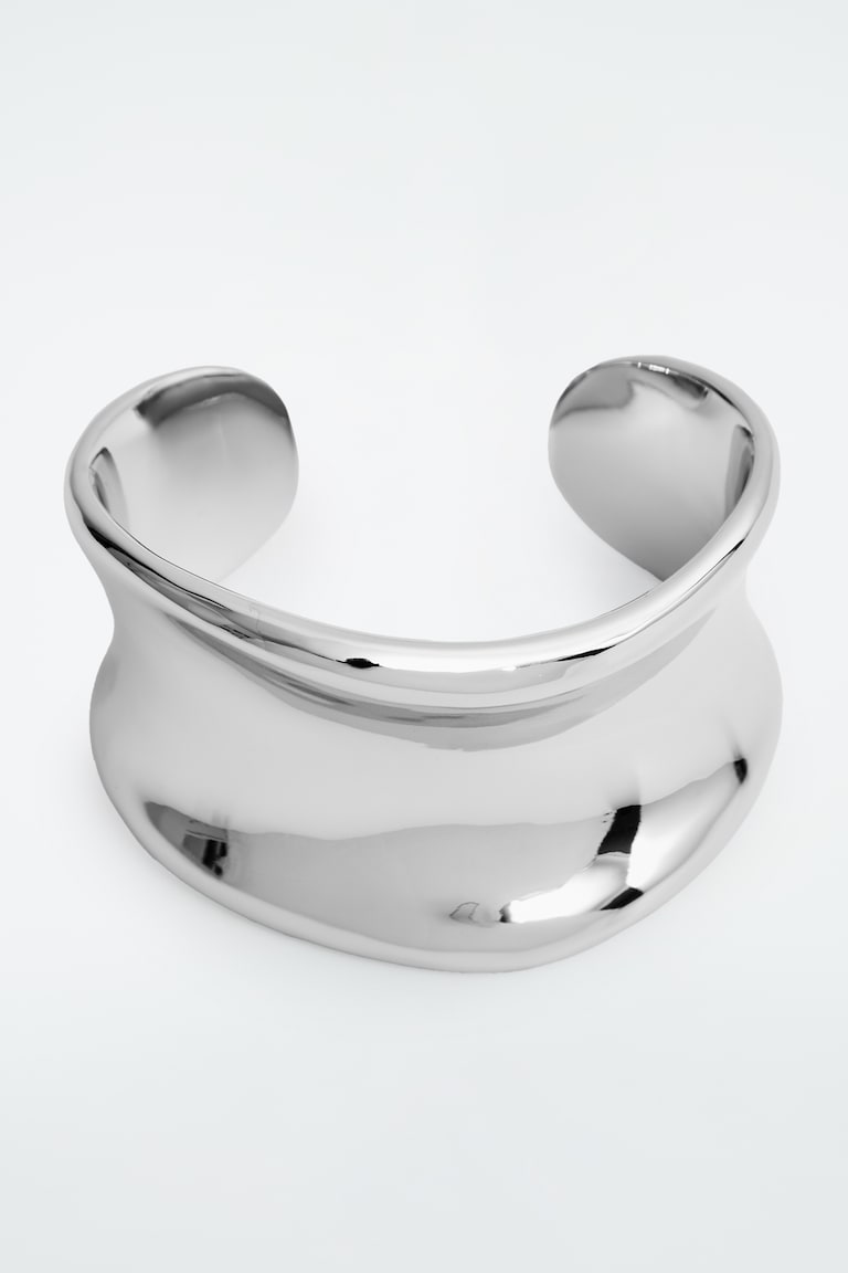 H&M BRAZALETE ESCULPIDO - DORADO - MUJER