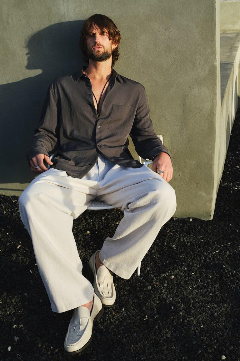 H&M Camisa de satén Loose Fit - Beige oscuro - HOMBRE