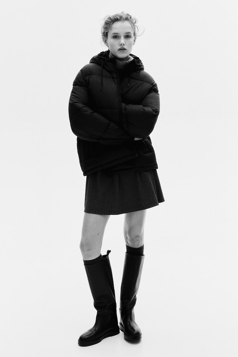 H&M Chaqueta puffy con capucha - Rojo oscuro - MUJER