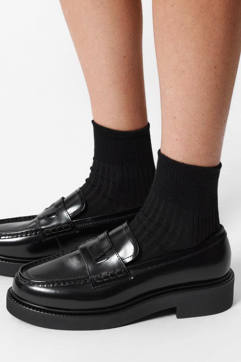 H&M Chunky Leather Loafers - Negro - MUJER