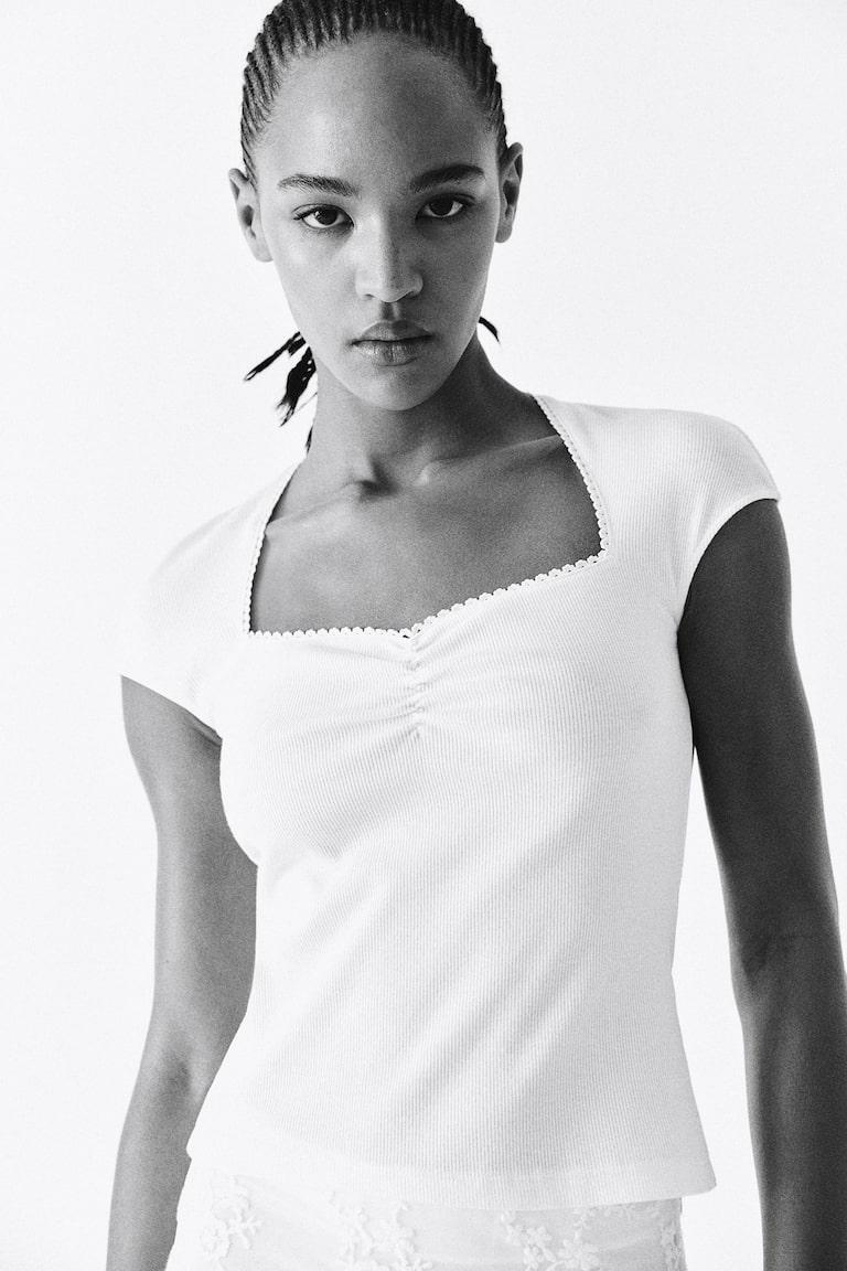 H&M Top de canalé con escote corazón - Crema - MUJER