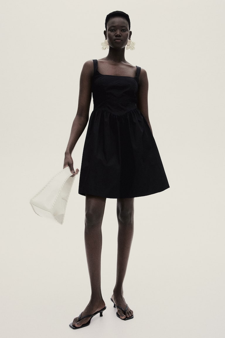 H&M Vestido Con Falda Acampanada - Negro - MUJER