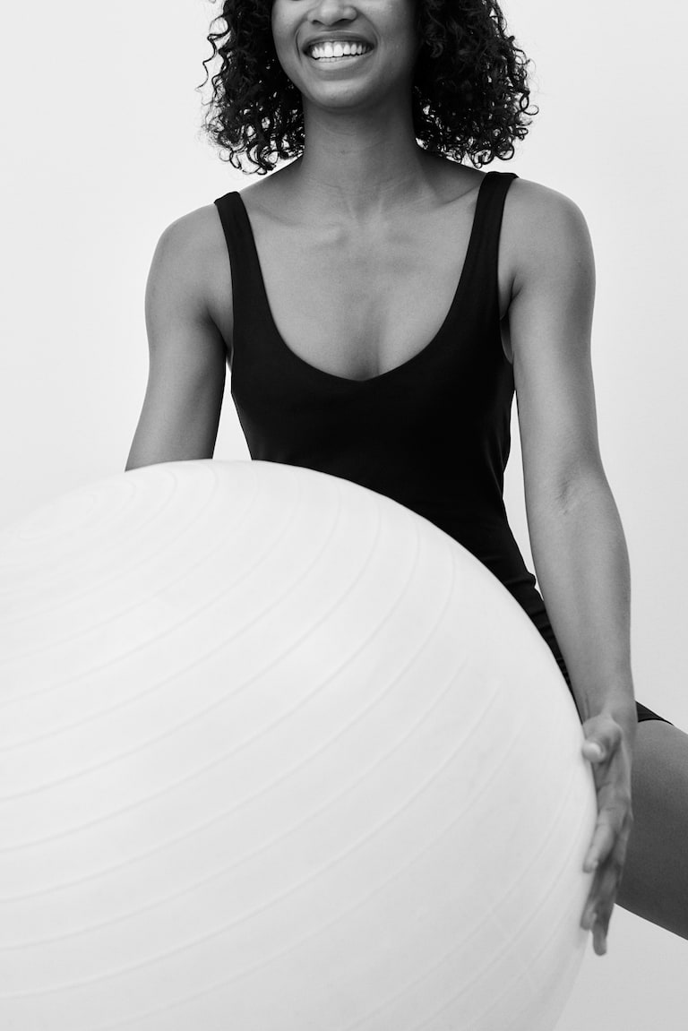 H&M Mono Corto De Deporte Con SoftMove™ - Gris Oscuro - MUJER