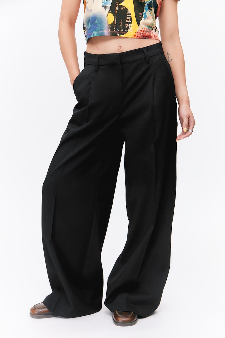 H&M Pantalón Plisado De Tiro Alto Y Pernera Ancha - Negro - MUJER