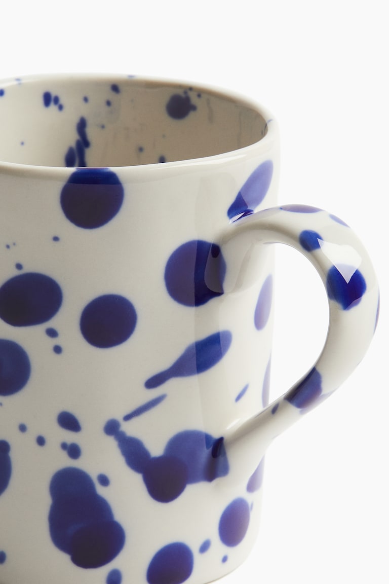 H&M Taza De Gres Con Esmalte Moteado - Blanco Natural/Azul Oscuro - HOME