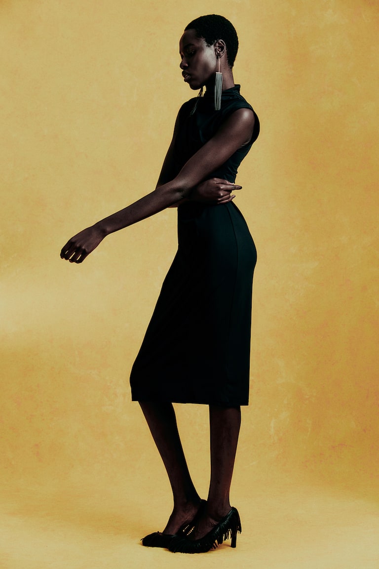 H&M Vestido drapeado con cuello perkins - Marrón oscuro - MUJER