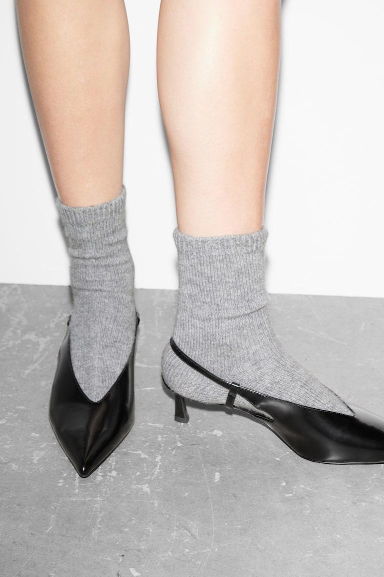 H&M Zapatos De Tacón Destalonados Clásicos De Piel - Beige - MUJER